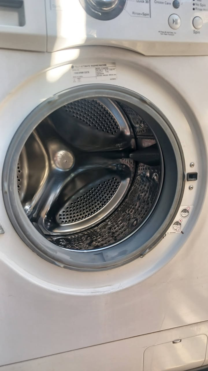 LG 8 كيلو *********** الغزالية 
٢٥٠ الف
