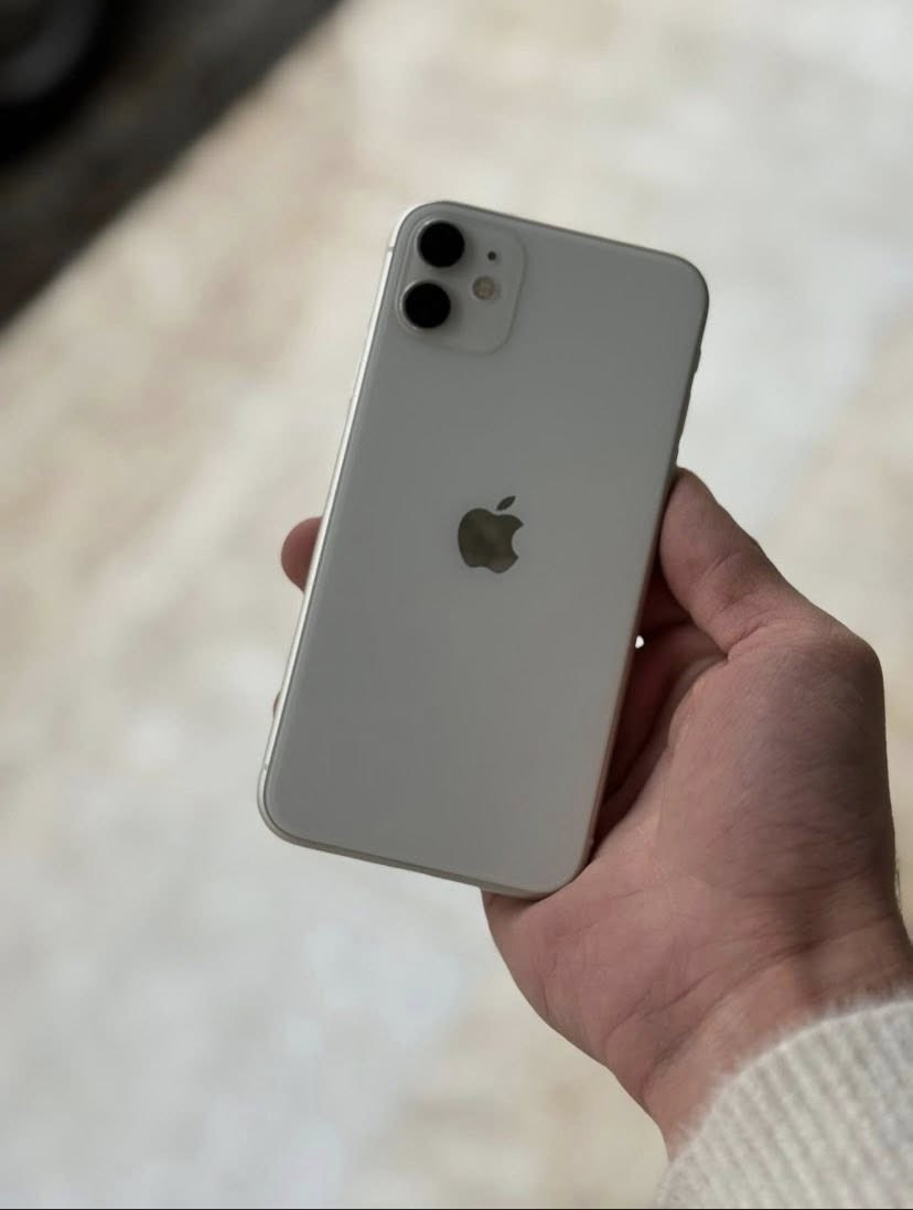 آيفون 11 عادي ذاكره 128 بطاريه 75 بلادي  شرط ما مفتوح سعر 290 وبي مجال مكان كركوك الرقم ***********
