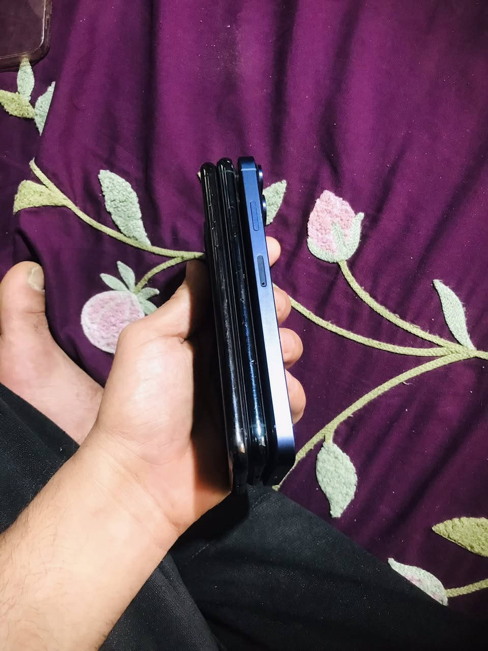 ايفونات العدد ٣ بيع او مراوس
نضافة الاجهزه الف بالميه كدام عينك شرط ع الفحص
الاول ايفون ١١ برو ماكس جهاز مامبدل اي قطعه بعده على وضع الشركه ذاكرته ٢٥٦ بطاريته ٩٤ الجهاز بلادي وين متريد تفحص فقط الفيس ايدي وكف من حدثته باقي الجهاز مكفول السعر ٢٩٠ وبي مجال للشراي

الثاني ايفون ١١ برو ماكس مستبدل بطاريه وشاشه احسن نوعيه ذاكرته ٢٥٦ فيس ايدي شغال جهاز مكفول وين متريد تفحص جهاز اذا بي عطل تاخذه بلاش وتروح
السعر ٢٤٠ وبي مجال للشراي مو شراي لتعامل

الثالث ايفون اكس ماكس محور شاصي كامل ١٧ برو ماكس
ذاكرته ٦٤ مستبدل بطاريه فقط وفيس ايدي واكف 
باقي الجهاز مكفول اذا بي عطل تاخذه بلاش وتروح
السعر ٢٠٠ وبي مجال بسيط للشراي 
مكاني بغداد مدينة الصدر خابرني ع رقمي او واتساب
***********
