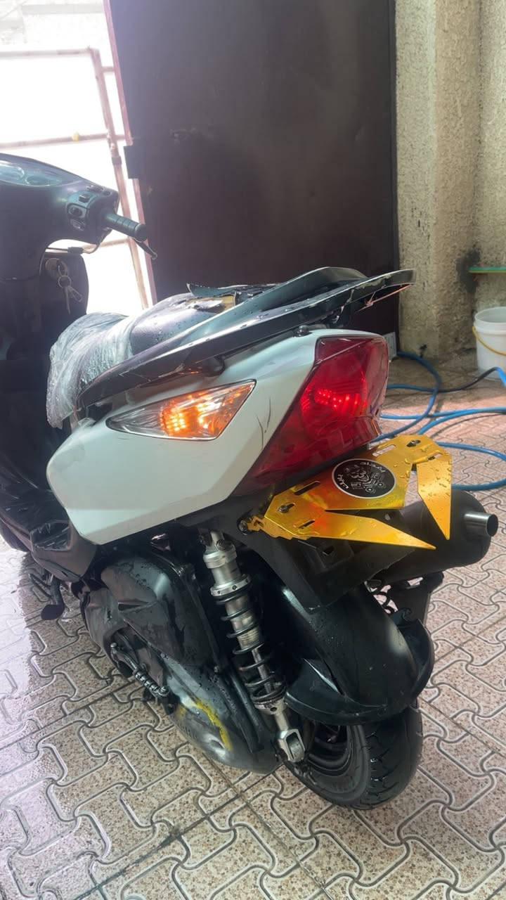 ثعلب مكينه بلاديه كابريتر بلاديه بيها صلنصه قطعتين كلجات رياضي ودبلات خلفي رياضي دراجه شلعه معدل خير من الله للبيع او للمراوس حسب القناعه السعر 700 وبيها مجال مكاني حي الجهاد رقم ‭0770 485 4564‬
