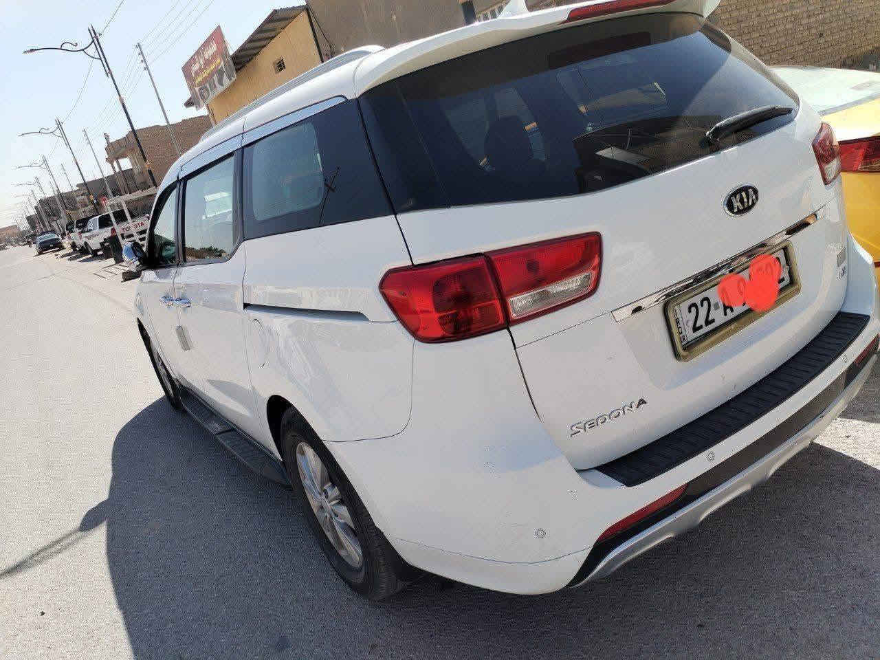 السلام عليكم
للبيع كيا سيدونا 
بأسمي تحويل وهزه جديده صار 3 اشهور من حولتها بسمي 
فول مواصفات عده الفتحه 
٢٠١٧ 
حادث موضح بسونار 
مواصفات 
 بصمه
جلد ومغلف تفصال
بوب كهربائي 
شاشه كبيره
اشاير بلمري
ترحيب دخول
بـردات 4 قطع ابـلادي

حساس امامي خلفي 
تدفئه كشنات
ثلاث قطع تبريد ثلاجه 
7ركاب كشن السائق كهرباء 
حداديه تبريد وكير ومكينه خير من الله 
تبريد منضومه كامله صار شهر شدبتها 
مكينة 6 سلندر￼
تخم تاير جديد
السياره جاهزه مابيه نقص شي قبل لاتتصل رجاا موشراي لاتتصل ولاتاسل كلشي ذكرته واذا تحب شوف تنورنه وحياك الله
مكاني السماوه  الخضر  سعر 175$.  ￼ الاتصال  ‭***********
