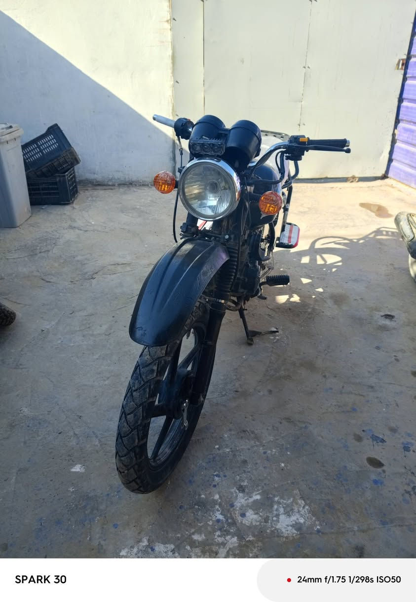 دراجه دايوان جبلي موديل 21 أوراقه كامله بوجهك للترقيم بيه  تبخير
السعر 650وبيه مجال حك الحيه 
المكان التاجي 
رقم ***********
 بيه نقوصات بسيطه
