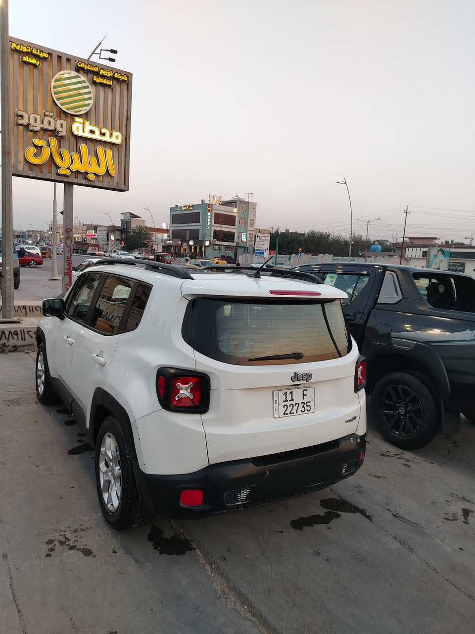 السلام عليكم سيارة جيب رينيجيدا ٢٠١٧ لبيع اتصل ***********
