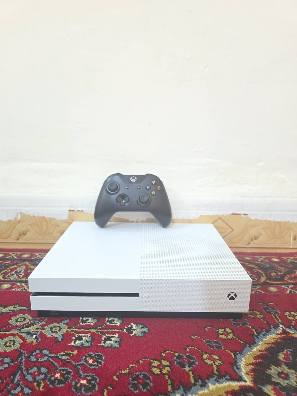 اكس بوكس ون اس ذاكرة واحد تيرا مامفتوح لوك استيكر جهاز حيل حيل نظيف يحتوي على جوستك مامفتوح جهاز راحت بالك السعر 180وبي مجال ***********
