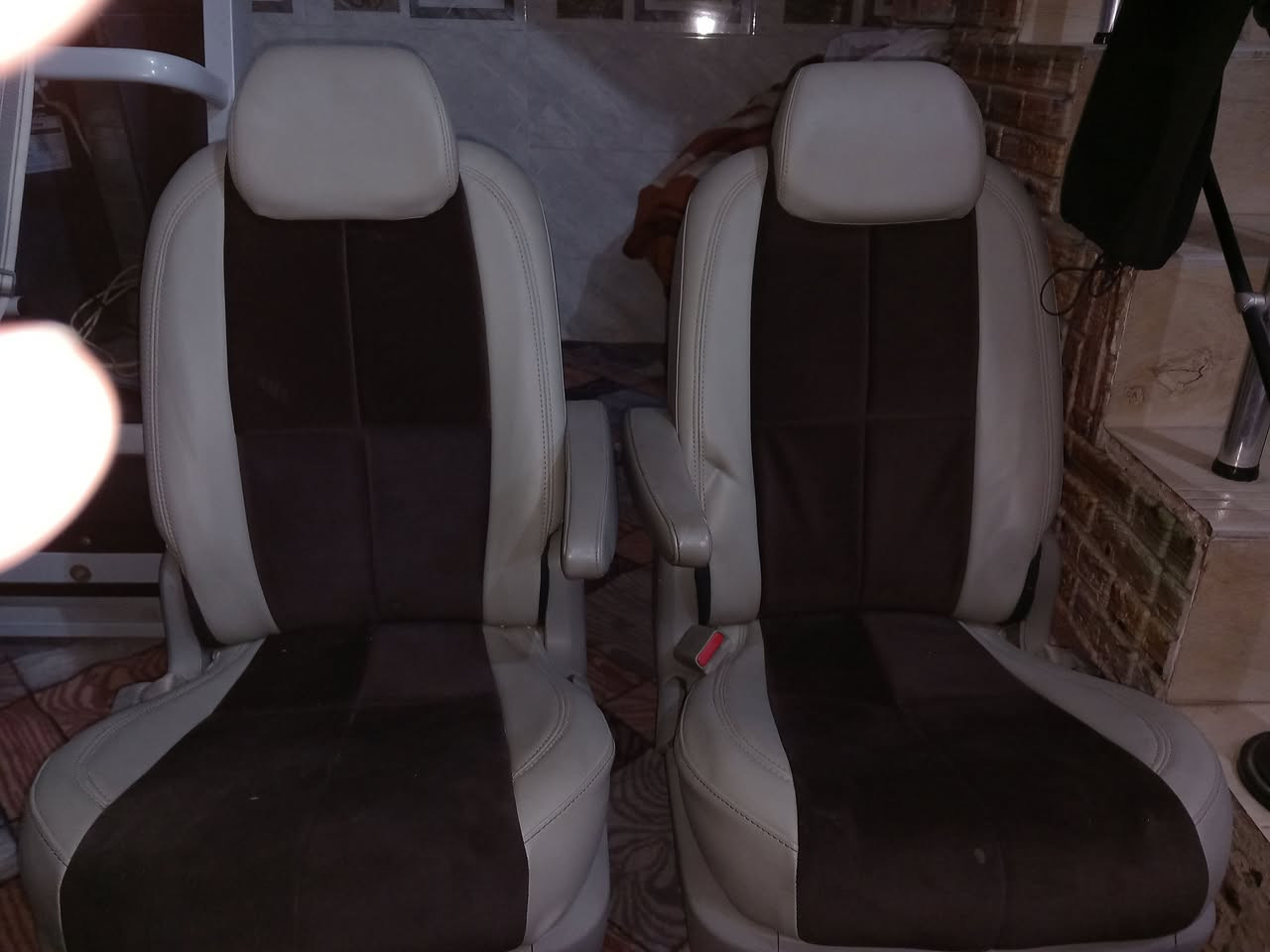 ٤تايرات نظافة ٦٠ بالمية كلوب زنون ابيض مع الكارت حجم الإطارات ٢١٥/٦٠/١٧قيم وأخذ كشنات ٢ نظافة ١٠٠/١٠٠


**إذا كنت صاحب هذا الإعلان وتريد حذفه لأي سبب، رجاءا أرسل رسالة إلى الدعم الفني**