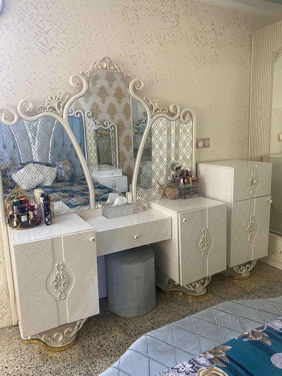 غرفه لبيع نضيفه وجديده تواصل عل هذا رقم ***********
