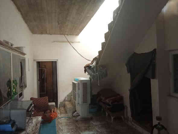 إعلان...... 
دار طابو صرف للبيع 
مطلوب للاسكان 
العنوان حي الزوراء مقابيل دوميز 
قريب من السايدين ومقابيل مدرسه 
الدار طابقين ... بناء جديد ... 
المساحة 100 متر 
ينقص الدار ... 
سقوف ثانويه... ابواب داخليه 
 
مطلوب للاسكان 49 مليون
مقدمة 63
القسط 350 الف 
للاستفسار اكثر يرجى الاتصال على الرقم التالي 
***********
*********** واتساب فقط
