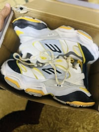 بلنسياكا • مقاس ٤٣ • ملبوسه مره