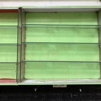 فاترينات عدد 5  3 ارضية  قياس الزجاج طول متر عرض 40 ارتفاع 90 والالمني...