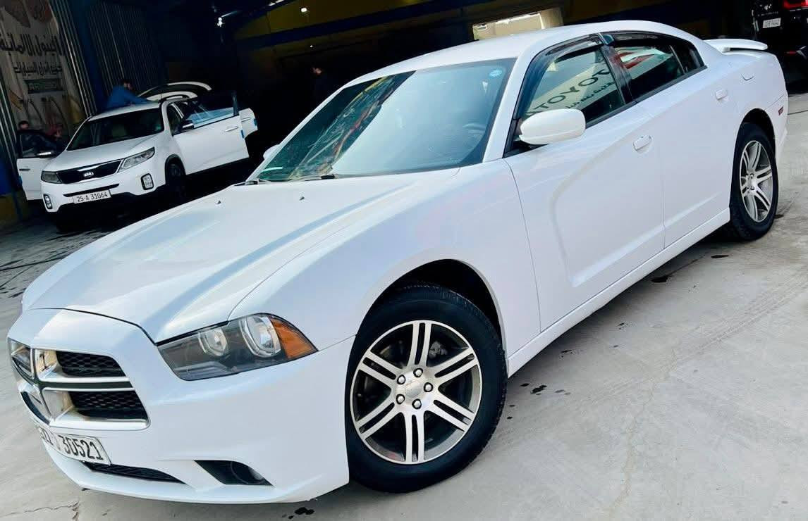 السلام عليكم جارجر 2012 كندي للبيع السيارة جاهزة ما بيها نقص برغي كير ومحرك وأكسل بالشرط تخم تاير جديد صدر امامي خلفي جديد تبريد ثلج رقم اربيل الجديد بأسمي (بصمة شاشة جبيرة محدثة srt كشنات جلد تحكمات كهرباء تبريد قطعتين حساسات خلفية كير عصا) (بيها صبغ بخشم البنيد وشبرين بهلال الجاملغ الخلفي) السعر 140 وبيها مجال للشراي*********** مكاني البصرة مامتواجد ع النت اتصال فقط
