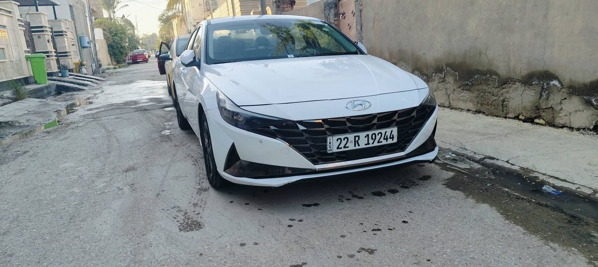 افانتي 23 فول مواصفات عدا الفتحه ويل 16 
1-هند بريك كهرباء 2-شاشه حجم كبير 3-شحن لاسلكي 
4-سياقه ذاتيه 5-تتبع 6-مثبت سرعه 7-كشنات جلد8-كشنات تدفئه او تبريد 9-كشنات كهرباء او مساج 
10-رادارات 360 11-ترحيب ذكي ابواب لمس
12-امرايات شفط او اشاير بالمري 
هواي مواصفات ماذكر بعد المهم هذا الموجود 
حادثها جاملغ خلفي سونار ممسويلها 
مكاني بعقوبه هذا رقمي ***********
