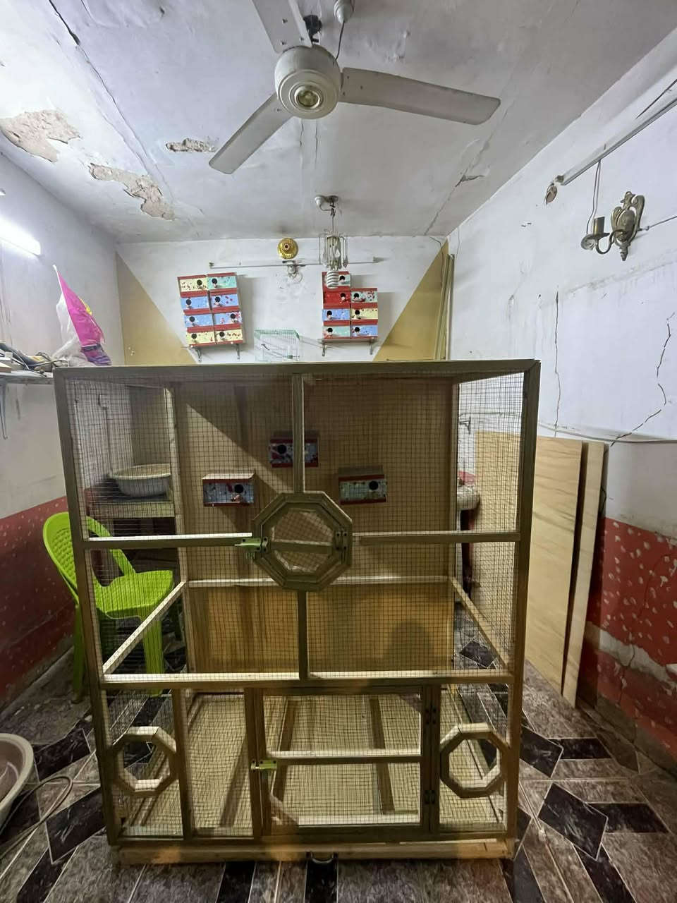 السلام عليكم ......متاااااح
قفص طيور حب طول 150 عرض 120 نزال 60 
شغل مرتب مثل ما مبين بالفيديو 
المكان بابل البكرلي قرب النفق 
الرقم *********** 
السعر 70
