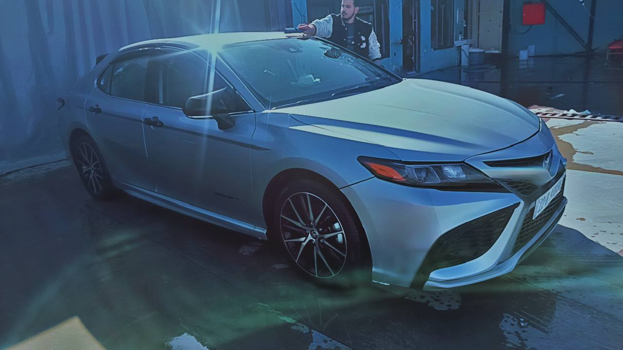 السلام عليكم
كامري 2023 se 

ماشيه (فقط 43) ألف فقط
السياره كلش حلوه وكاعده 
داخلها يجنن ع وضع الشركه
وبلعافيه ع الي ياخذها
1-تحكم استيرن
2-شفتات استيرن
3-توقف ذاتي 
4-تحديد مسار 
5-كروس سرعه
6-مود قياده 
7- نضام ال eco
8-نضام ال normal
9-نضام ال sport
10-كار بلي

ضرر السياره بونيد مبدل تجاري وشبرين باب السايق شويه ملاحضات 
السعر
205 وبيها مجال 

مكان السيارة طوز خورماتو أو سليمانية 

للاستفسار  ***********
متوفر (واتساب + ماسنجر )
