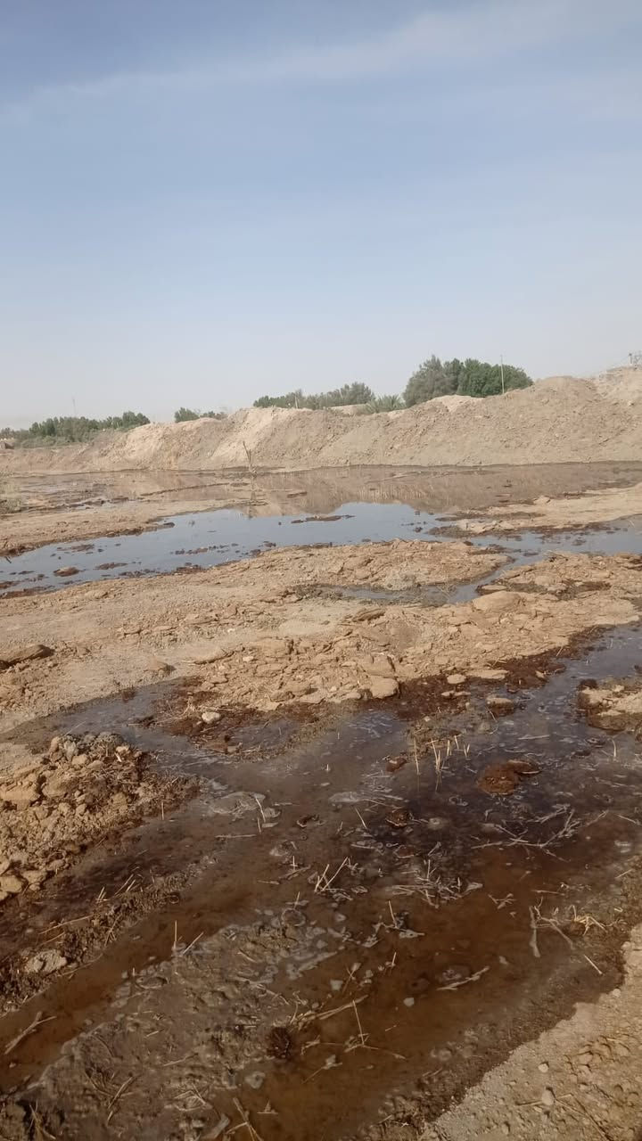 أرض زراعية مالتي كنستهه واريد أشيل ترابها العنوان الفريحي قرية الزيرج علما أن التراب بلاش بثواب الاموات بس جيب شفلك وسيارتك رقم التلفون ***********
