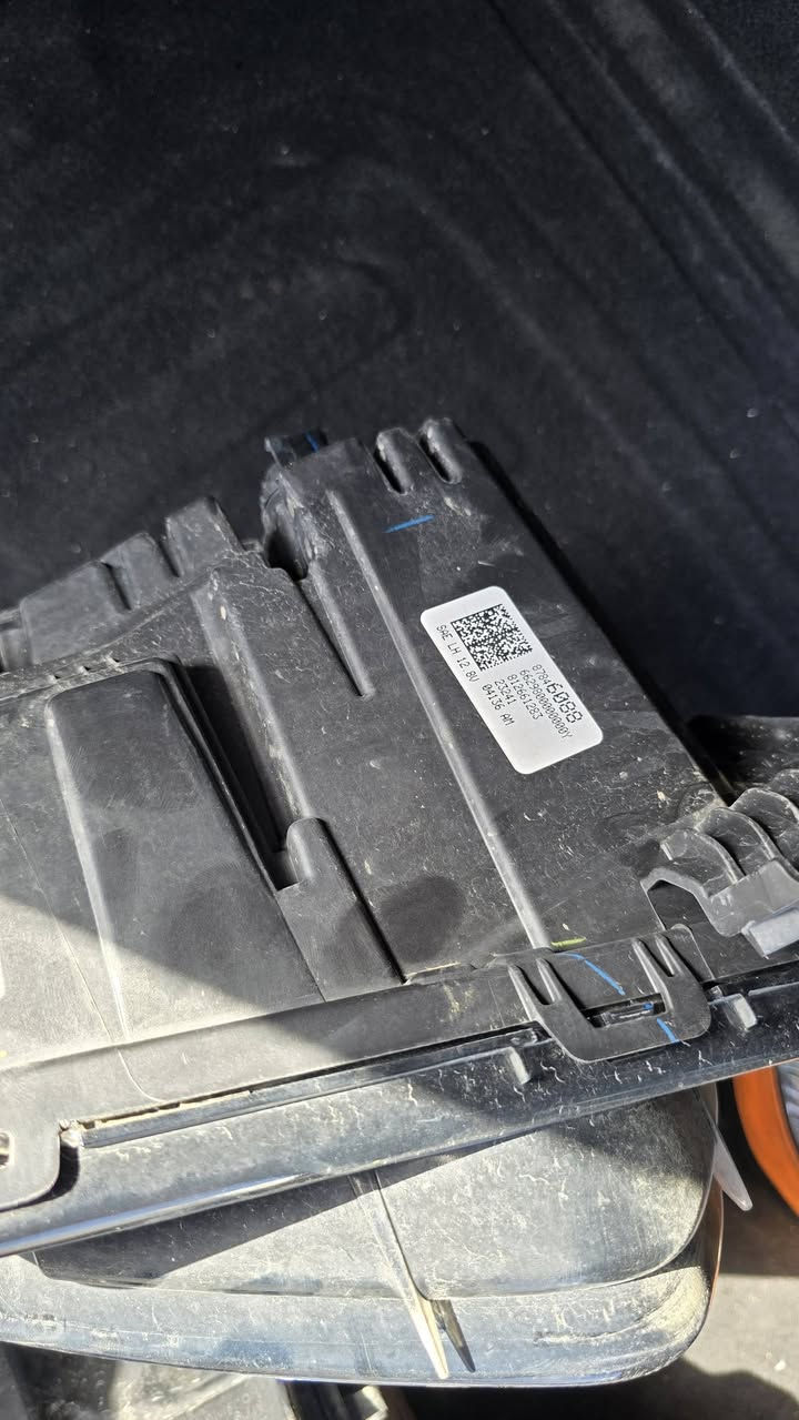 سلام عليكم لايت بلايزر مال موديل ٢٥ اصلي تفصيخ جهة السايق قيم واخذ بما يرضي الله
***********
***********
