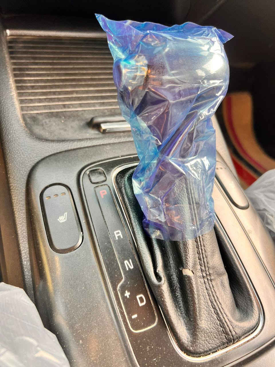 السلام عليكم بيع مستعجل
سيراتو 2013 خليجي محرك 1600 جديد كير حداديه تبريد كله مشروط شنويتها2028رقم قادسيه مداور ثاني يوم
 مواصفاتها كشنات جلد اصل هيتر ستيرن هيتر كشنات لد امامي لد خلفي السياره بيها صبغ بركن الجاملغ الامامي بس بل ركن ول باب السدر بي دائره صغيره وركن الجاملغ الخلفي الايمن فقط السياره بدون ضربه اثر شخوط
السعر108 وبيها مجال حك الجيه
مكان نجف الاستفسار: ***********
