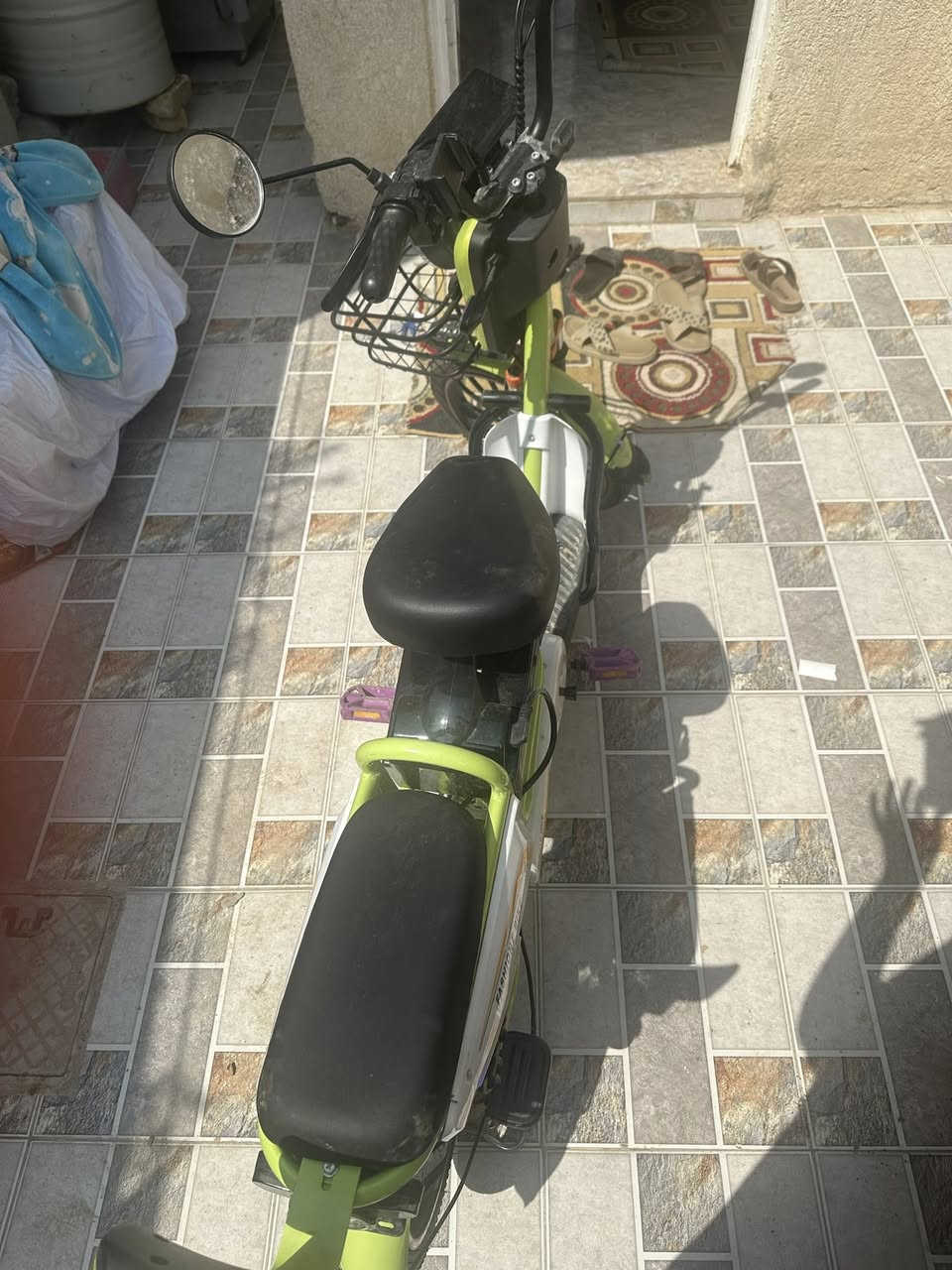 دراجة شحن حجم 16 للبيع
المواصفات
عدد بطاريات 4 مدة الشحن 6 ساعات تمشي وياك 50 كم يلة تصفر سرعتها 100 الحقيقية 50 كم قوة ملف 650 واط القصوى 1200 واط 
بدون زنجيل كلشي شغال شاشة مسجل اشاير لايت هورن جديدة صارلها شهر طالعة من المعرض
السعر 300 وبيها مجال


**إذا كنت صاحب هذا الإعلان وتريد حذفه لأي سبب، رجاءا أرسل رسالة إلى الدعم الفني**