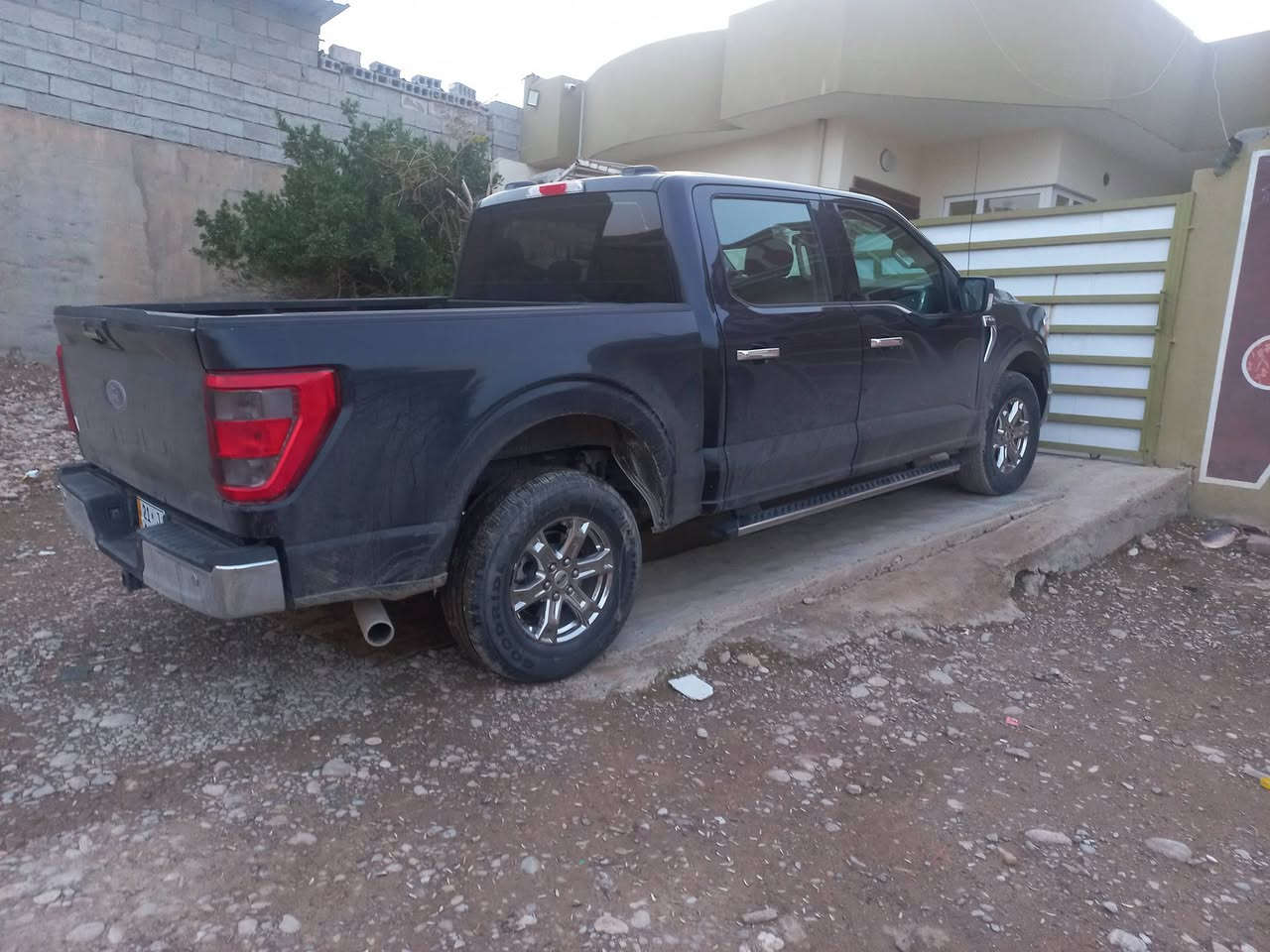 بسم الله الرحمن الرحيم😍🤍
2021.فورد.f150❤️‍🔥

لون نیلي علا اسود

محرك 8سلندر 

#سعرها  215 ورقه 

مواصفات👇

فور ويل 

شاشة جبير 

ويل كب 

تحديد سرعة 

تحديد مسار 

نضام ايكو سبورت 

كاميرا 

رادار 

حساس 

كوشن هیتر

بصمه

شغال عن بعد

بریك بنزین كهربائي نتزل تسعد

هندربریك بصمه

بنسبە صبغ موجود سونر

اروس سیاره ناصی حسب قناعه

وبعد بيها هواي مواصفات👍

 اسيا ***********
