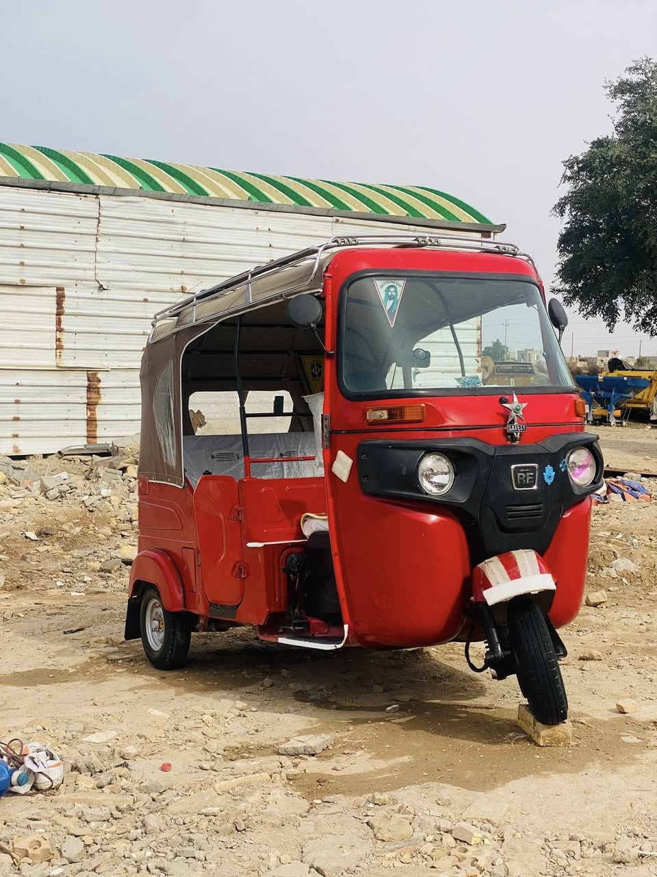 السلام عليكم تكتك لبيع ٢٢ رقم واسط
مكفوله أبيع فارق
مكان دوايه ستفسار ***********
