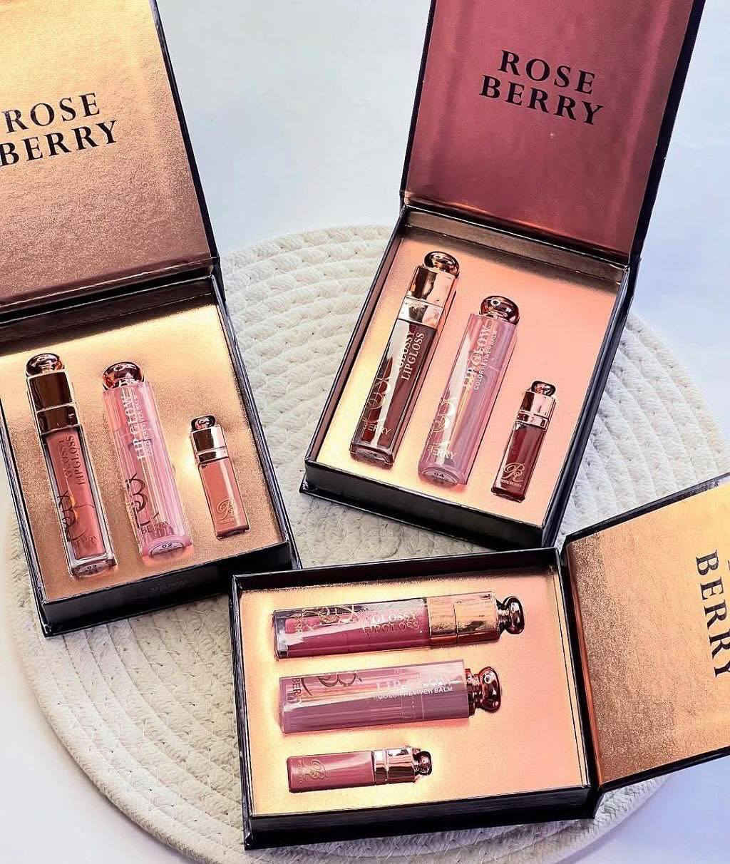 💫 طقم روز بيري - 3 قطع لجمال وترطيب شفايفك 💋
💄 لب جلوس يخطّف الأنظار
💋 ليب بالم بلمعة صحيه
💄 روج صغير يكمل إطلالتك
🌿 مكونات طبيعية ترطيب 💦 ولمعان طول اليوم لمسة أنوثة طول اليوم 🤤


**إذا كنت صاحب هذا الإعلان وتريد حذفه لأي سبب، رجاءا أرسل رسالة إلى الدعم الفني**
