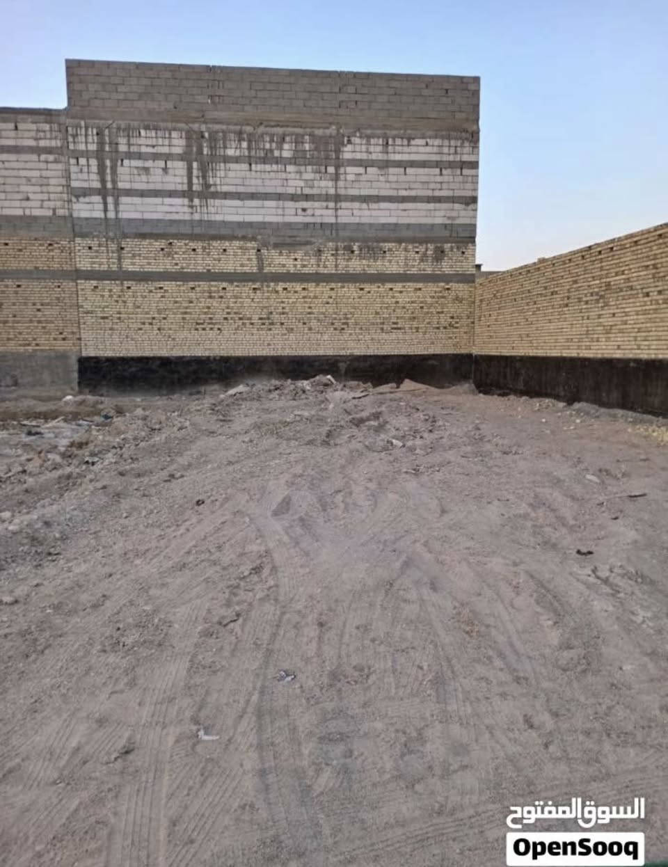 السلام عليكم قطعه ارض للبيع ابي الخصيب كوت حمداني تبعد حوالي عن شارع الفاو اقل الكيلو وعن شارع المحكمة 200متر      قطعه 250 متر واجهه 12:30 نزال 20
موقع مميز كدامه خدمات مستقبلاً دفاع مدني روضه مدرسه  المنطقه مبلطه ومجاري بس الشارع البيه مامبلط يبعد عنه حوالي 15 الى 20 متر التبليط وكدامه المجاري.   منطقه سكنيه واكو بناء وبيوت  بيه رايدهه 115  وقابل للتفاوض  للتواصل الرقم  ***********
