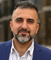 ⸻ 🫀 الطبيب الأختصاص  ياسر سعد السوداني  🎓 دكتوراه في أمراض القلب والبا...