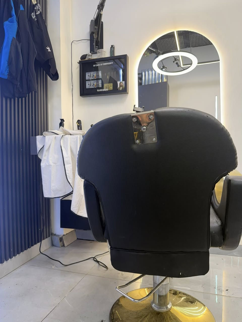 كراسي 2 للبيع نضيفات سعرهن الثنين 325 قفل***********
