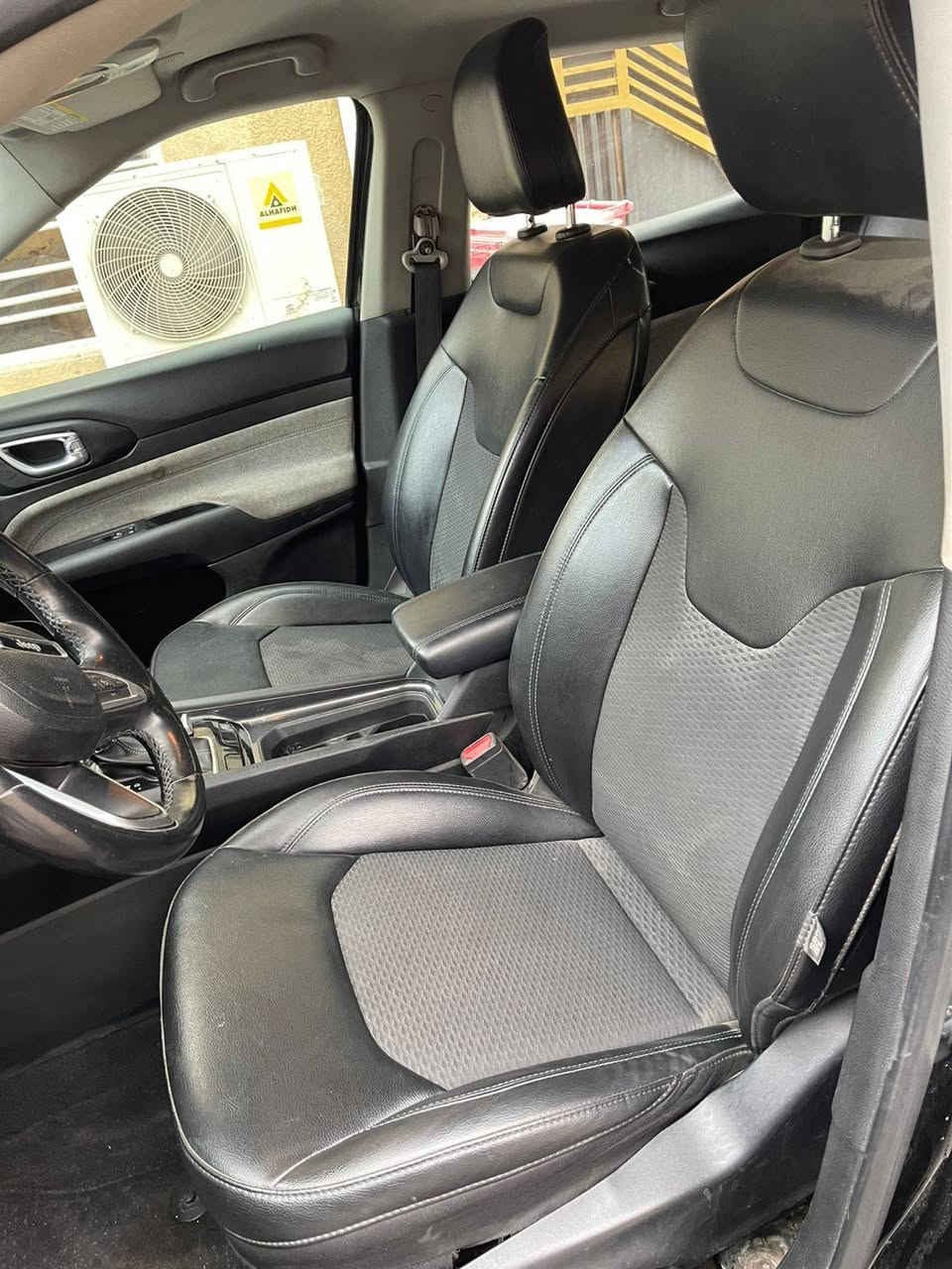 السلام عليكم للبيع جيب كومبارس موديل 22 السعر 140 وبيهه مجال ***********
