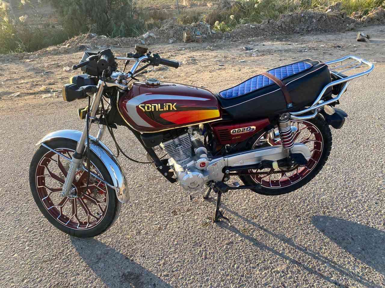 سلام عليكم دراجه ايراني سونك موديل 2025جديده ومحركها 200cc وما متعوبه وكلشي مناقصها اوراق موجوده رايدها ب750وبيها مجال بسيط مكامي بغداد تغاطع نهروان رقمي ***********
