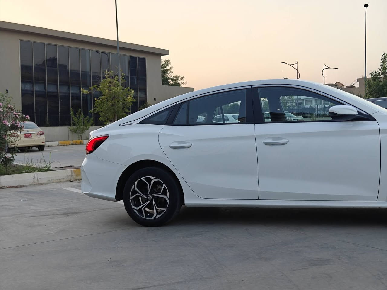 MG gt 2025 
گێڕ عادی
ژێر دۆسەی سایەق کەمێک قوپاوەو چاک کراوەتەوە
96گەڵا
***********
