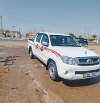 🚗 للبيع تويوتا هايلوكس 2011 🔹 كير عادي 🔹 نظيفة وجاهزة 🔹 رقم بغداد 🔹 ال...