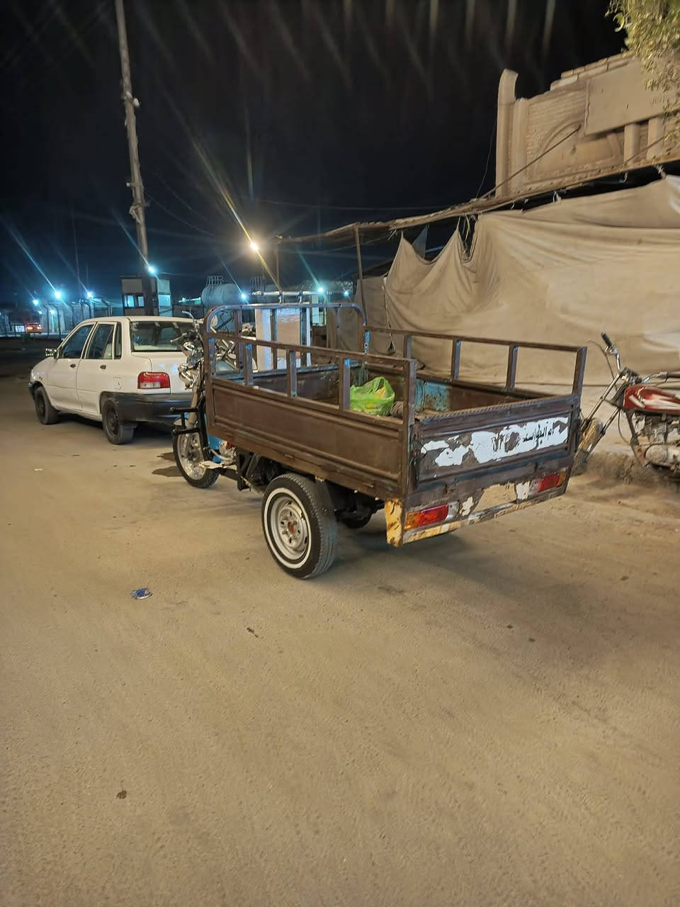 سلام عليكم شاب ستوته البيع مديل 10 رقم اسود موحرك 25 كربياته كله شغاله نكره سلف ما موتوجد ع مازنجر هاذه رقمي ***********
