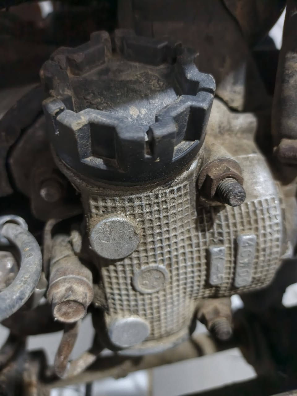 سلام عليكم فراشه فحل 140 ياباني حاوية مامفتوحة تشتغل سلف وهندر كهربائيات شغالات كلهن كاملة 
السعر 400 وبيه مجال للطيبين 
رقمي ***********
مكاني بلقاسم
