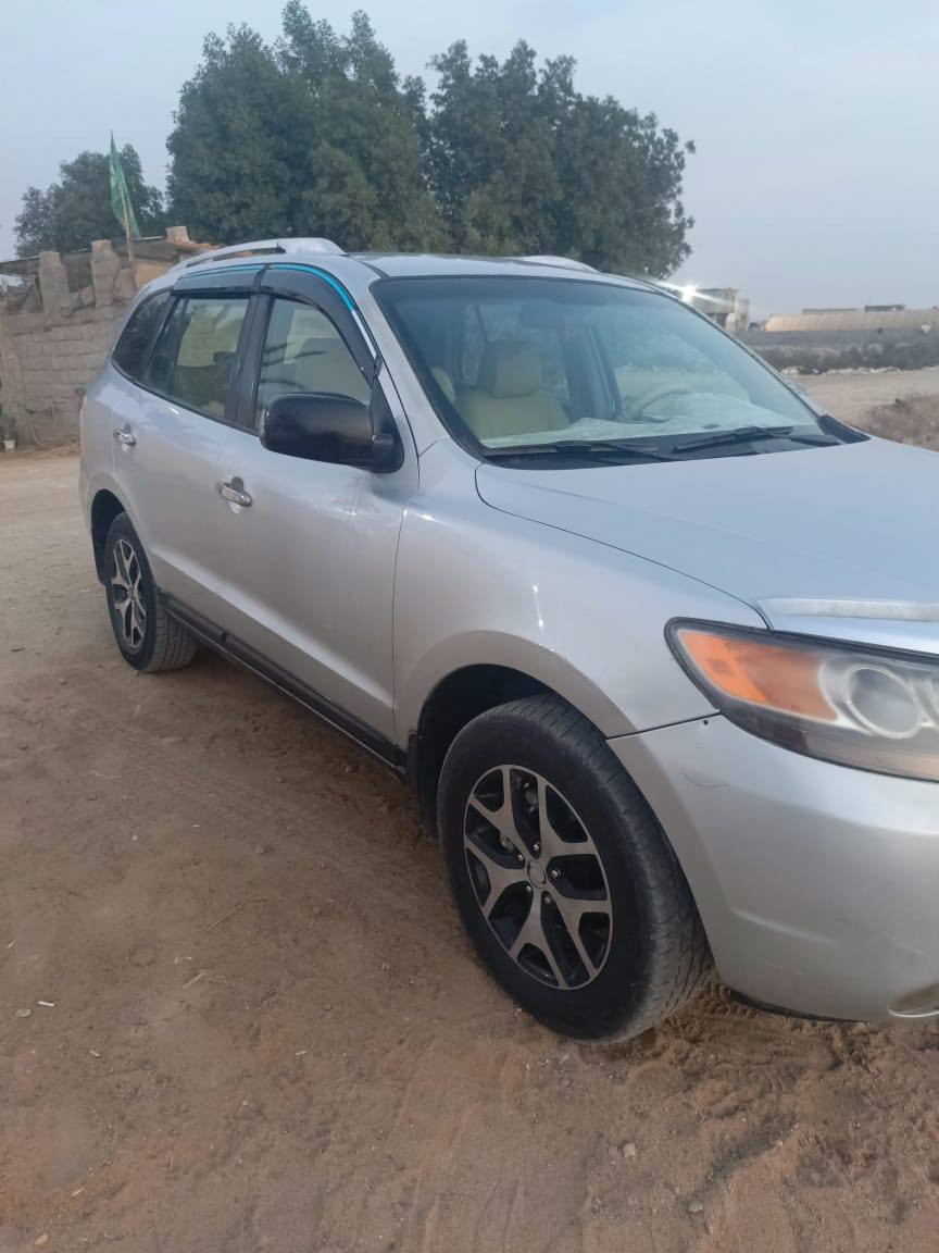 سنتافي دخول جديد  مديل 2011 ادوات ماكينه بنزين 6 سلندر مكينه
وكير مقفولات حداديه جديده تبريد ثلاث قطع كشنات كهربائي شاشه لايتات زنون تخم تاير متومه طبق الاصل اربيل    السعر 53 بي مجال  بيع او مراوس مكاني بصرة 
*********** اتصل
