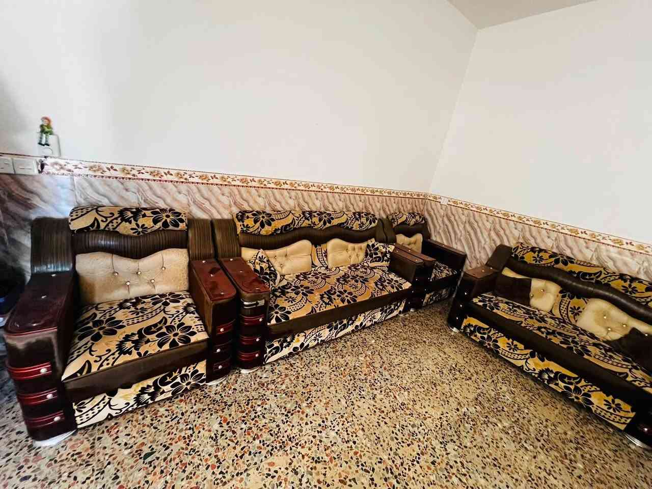 السلام عليكم
تخم للبيع  5 قطع

3 قنفات

2 كرسي

نظيف وقوي

السعر 350 الف وبي مجال قليل


**إذا كنت صاحب هذا الإعلان وتريد حذفه لأي سبب، رجاءا أرسل رسالة إلى الدعم الفني**
