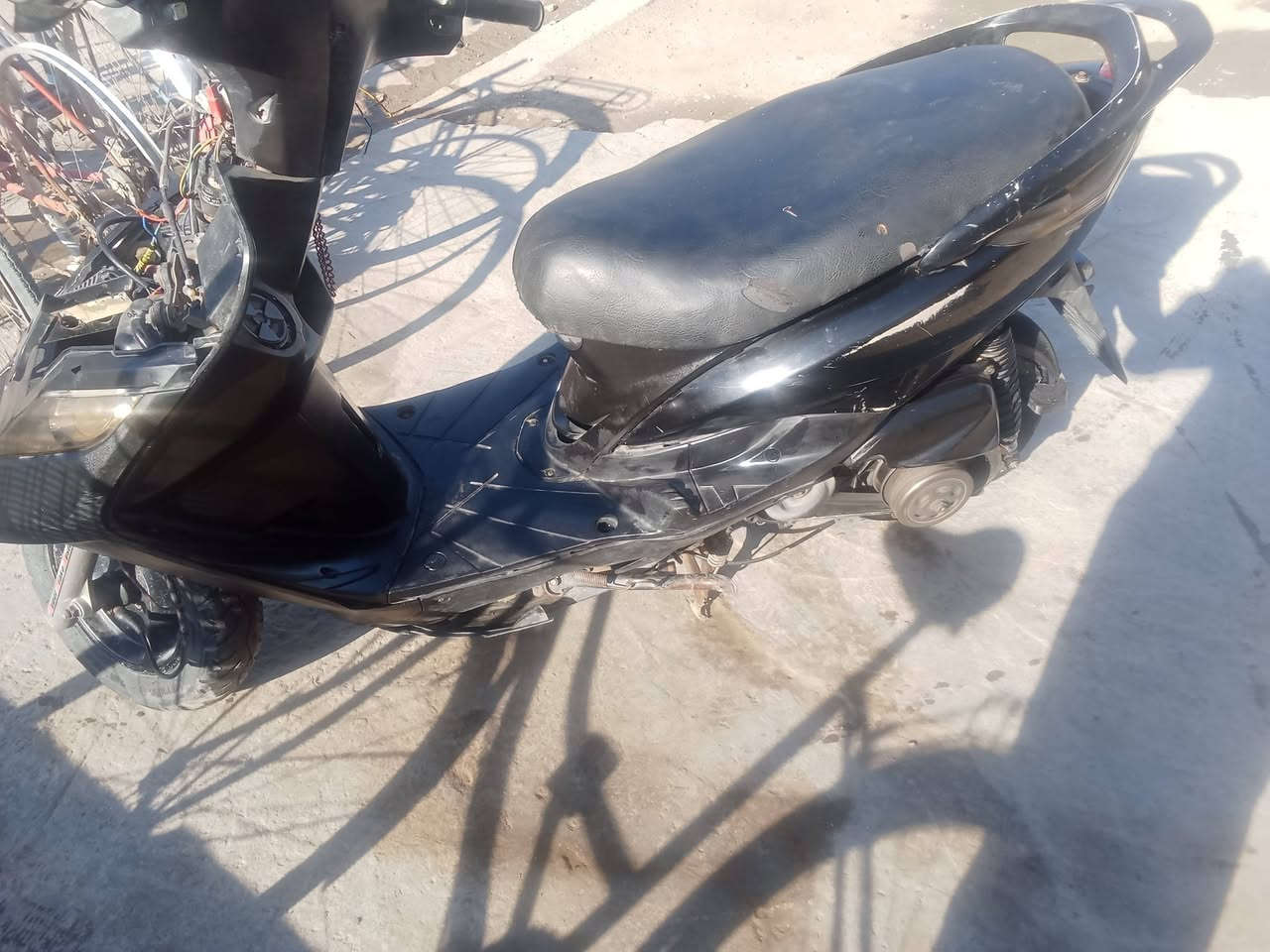 سلام عليكم مرخصت المشروب دراجة صعلب للبيع مكان المشتل شارع المطبك دراجة نضيفة وكامك الصور رقم الواتساتب ***********السعر 275وبيهة مجال
