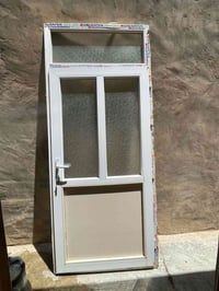 باب بلاستك • نضيف • ٢٫٤م×١م