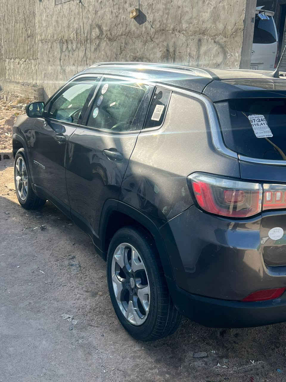 جيب كومباس للبيع مديل 2018 جاهزه من كلشي رقم بصره عنوانه بصره ضرر بنيد وبيه بارد باب الخلفي الايمن سعره ١١٥ وبيه مجال للستفسار  ***********
