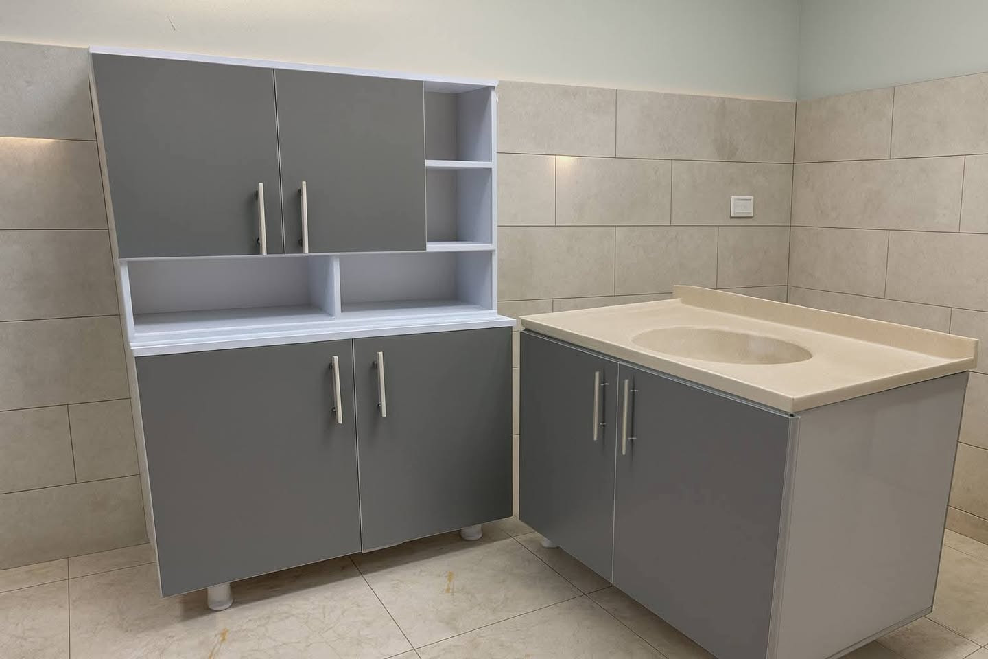 عرض جديد والسعر 190 ألف  والتوصيل مجاني داخل بغداد
كاونتر MDF خشب متر ارضي وملحق و سنك متر مرمر

التوصيل 🚚

بغداد مجاني 
اطراف بغداد 15 
(كربلاء +بابل + نجف + مركز الديوانيه 25 الف ) 
 
(الأنبار 25 الف ) 
 
اطراف الديوانيه (25 إلى 50) الف حسب البعد 

(واسط + صلاح الدين + ديالى مركز المحافظات 35 الف ) 
اطراف المحافظات (50 الف)

(السماوه + العماره + الناصريه + البصره مركز المحافظات (50) الف ) 
اطراف المحافظات 75 الف


**إذا كنت صاحب هذا الإعلان وتريد حذفه لأي سبب، رجاءا أرسل رسالة إلى الدعم الفني**