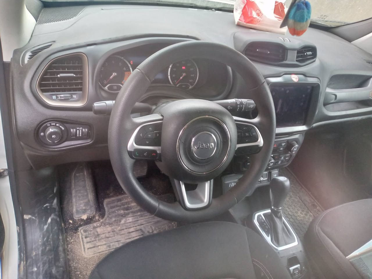 جيب رينجيد 13محرك 1300 مامرقم ماشيه 29 الف للبيع او مراوس حادثها مرفق مع الصور تفاصيل اكثر الاتصال ع ***********
