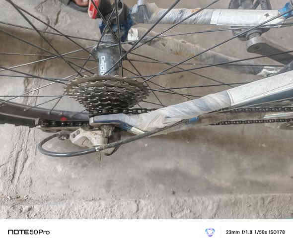 للبيع
لبيع باسكل ياباني جبلي  جديد غكرب هلفي لمامي 
من شركة بيجو 
سعر 190 وبي مجال 
مكاني بغداد حي العامل 

رقم  ***********
     ***********
