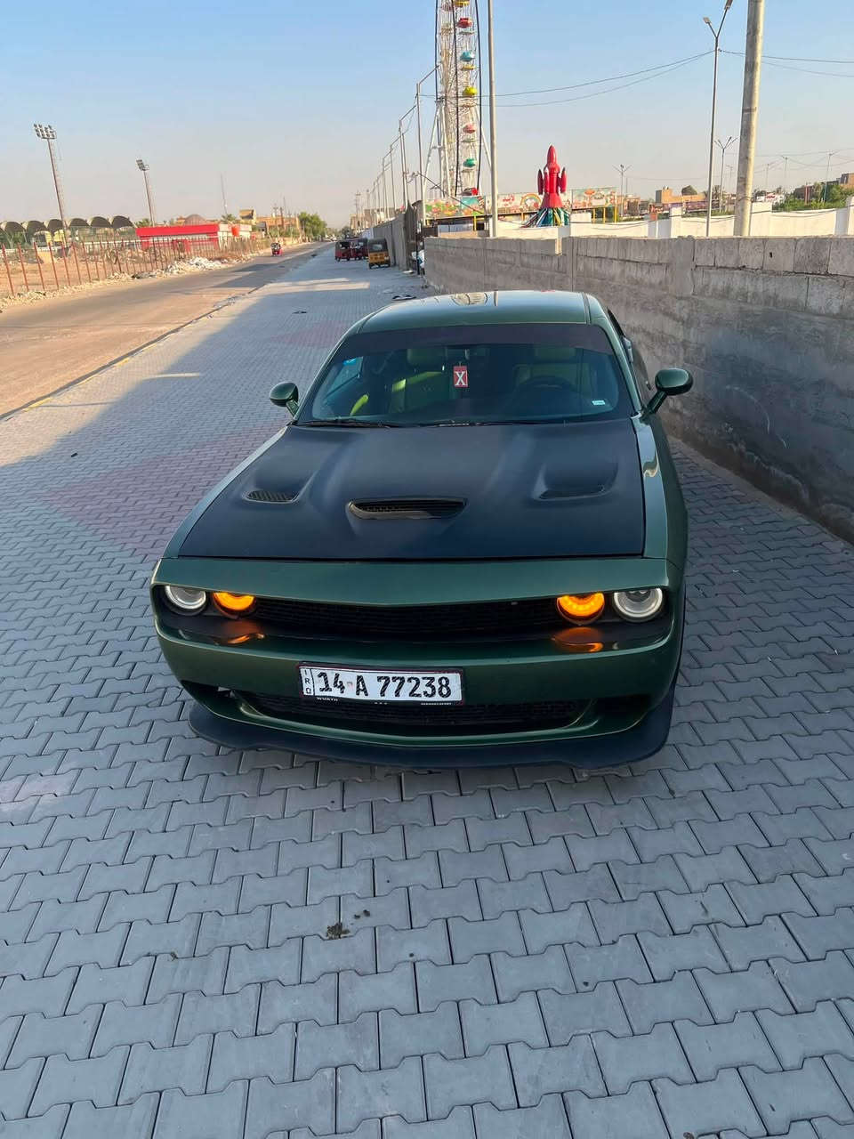السلام عليكم جالنجر 2019 Sxt 
 ( لون مميز )
مواصفات معروفه بصمه تشغيل بصمه ابواب تشغيل عن بعد لد نهاري 
محرك 3600 مكفول محرك وكير 
ماشيه 47 الف سياره ممتعوبه ونضيفه 
صدر جديد تخم تاير جديد سياره جاهزه 
رقم بصره الدولي بسمي بي مكان تحويل 

مكاني بغداد    / *********** 
السعر 150 وبيه مجال بصيط@
