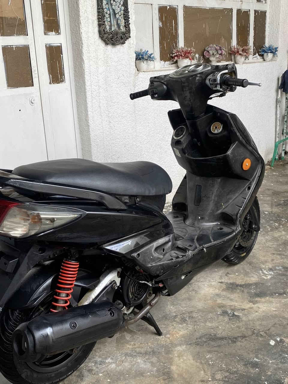 السلام عليكم دراجه سكنس فحل كابريتر للبيع دراجه كلشي ما بيه لا تبخير ولا اي شي شلعه ومعدل المكان شارع فلسطين السعر 550 وبيه مجال قليل الرقم ***********|
