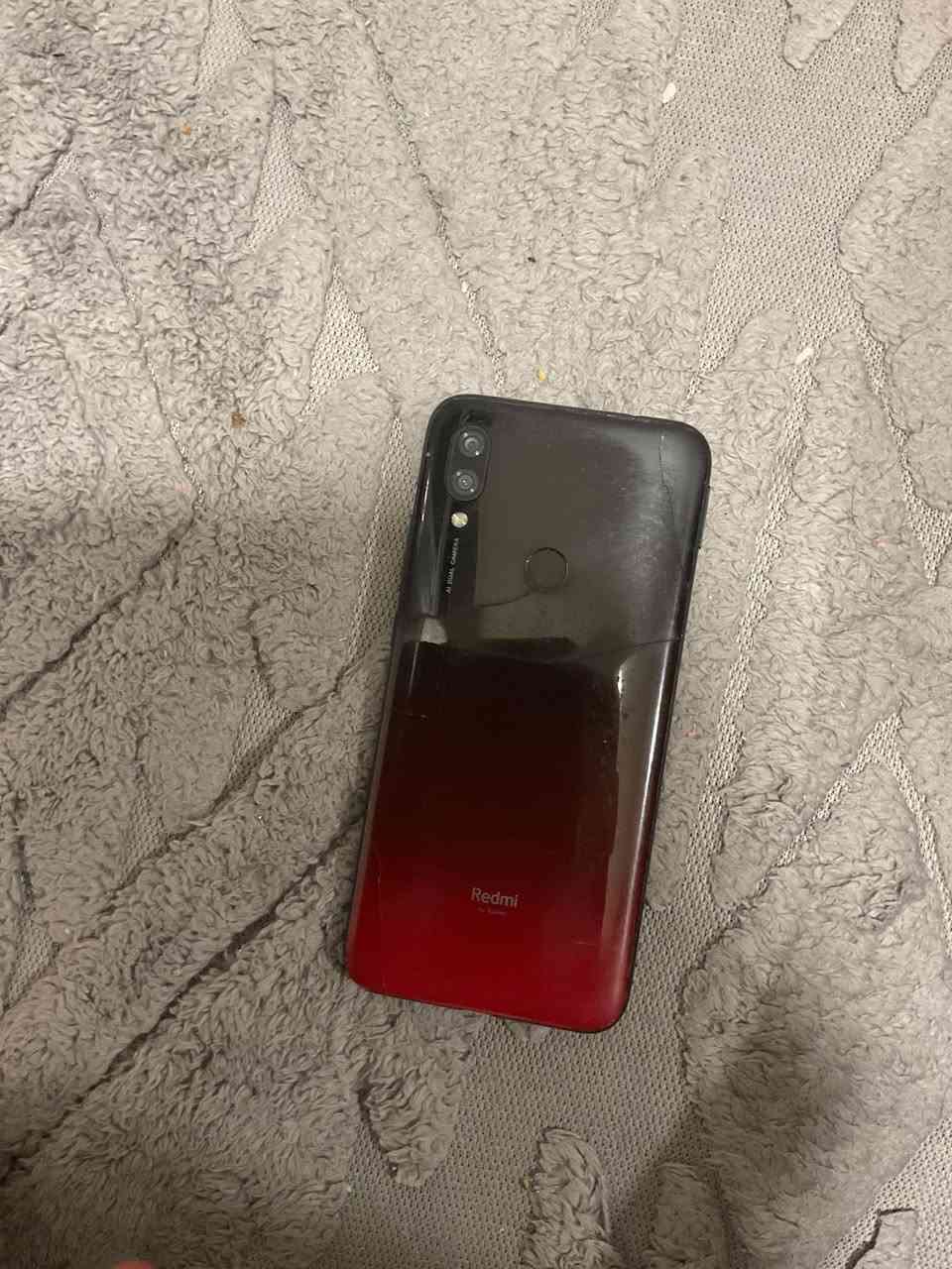 مبايل Redmi ذاكره 64 بلادي بي فطور بظهر بسيطه وسماعه الفوك ماتشتغل بس الجوه تشتغل السعر 75 وبي مجال بسيط مكاني بغداد حي الامين الثانيه ***********
