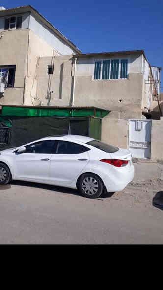 اسلام عليكم دار للبيع البياع الشرطة الرابعة المساحة ٨٠متر مربع مقابيل المستوصف شارع  الضغط يم السوك طابقين الموقع تجاري للاستفسار *********** اطابق الفوك معزول
