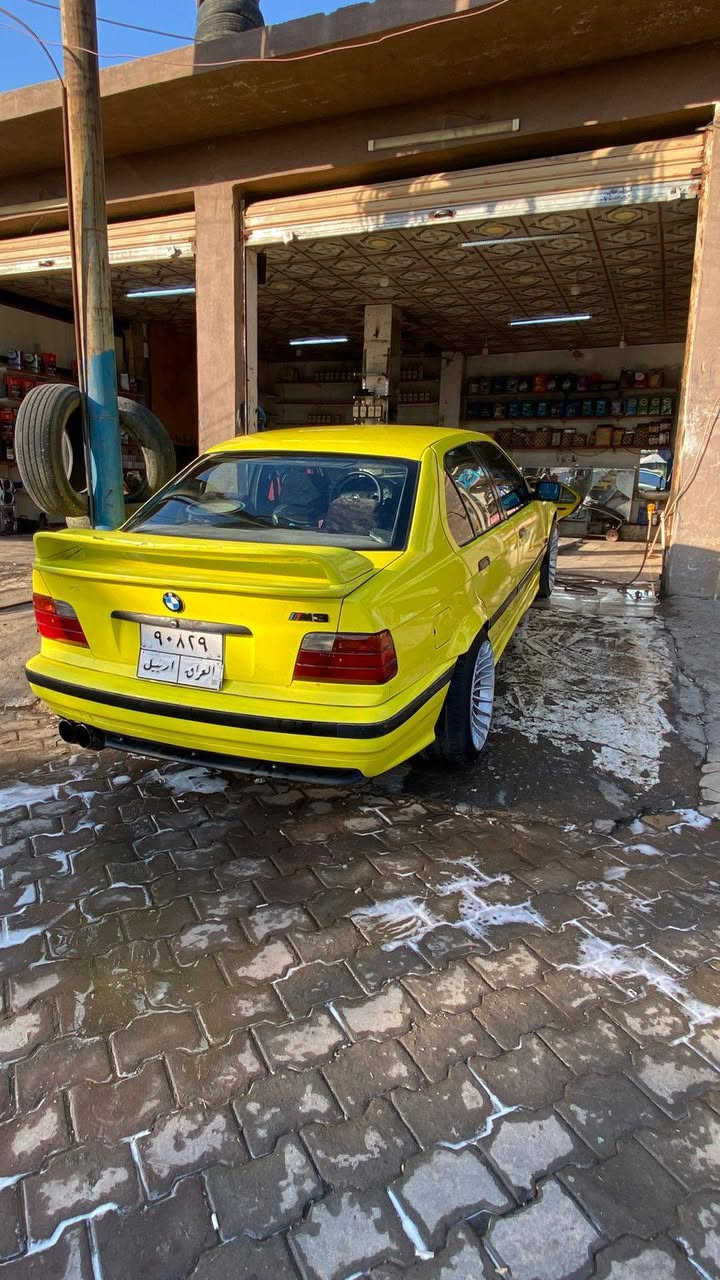 بي ايم موديل1991 بيلاد محرك 525 عدل 
كير zf  سياره شرط تبريد   اي بي ايس 2جام كهربا   سستم صوت  وياله 17 توسايز  اكزوز رياضي صوته كولش ناعم رقم اربيل شرط التحويل   السياره بدون اي مصرف سعره 53 ورقه بي مجال الي شراي يخابر *********** كركوك, العراق
