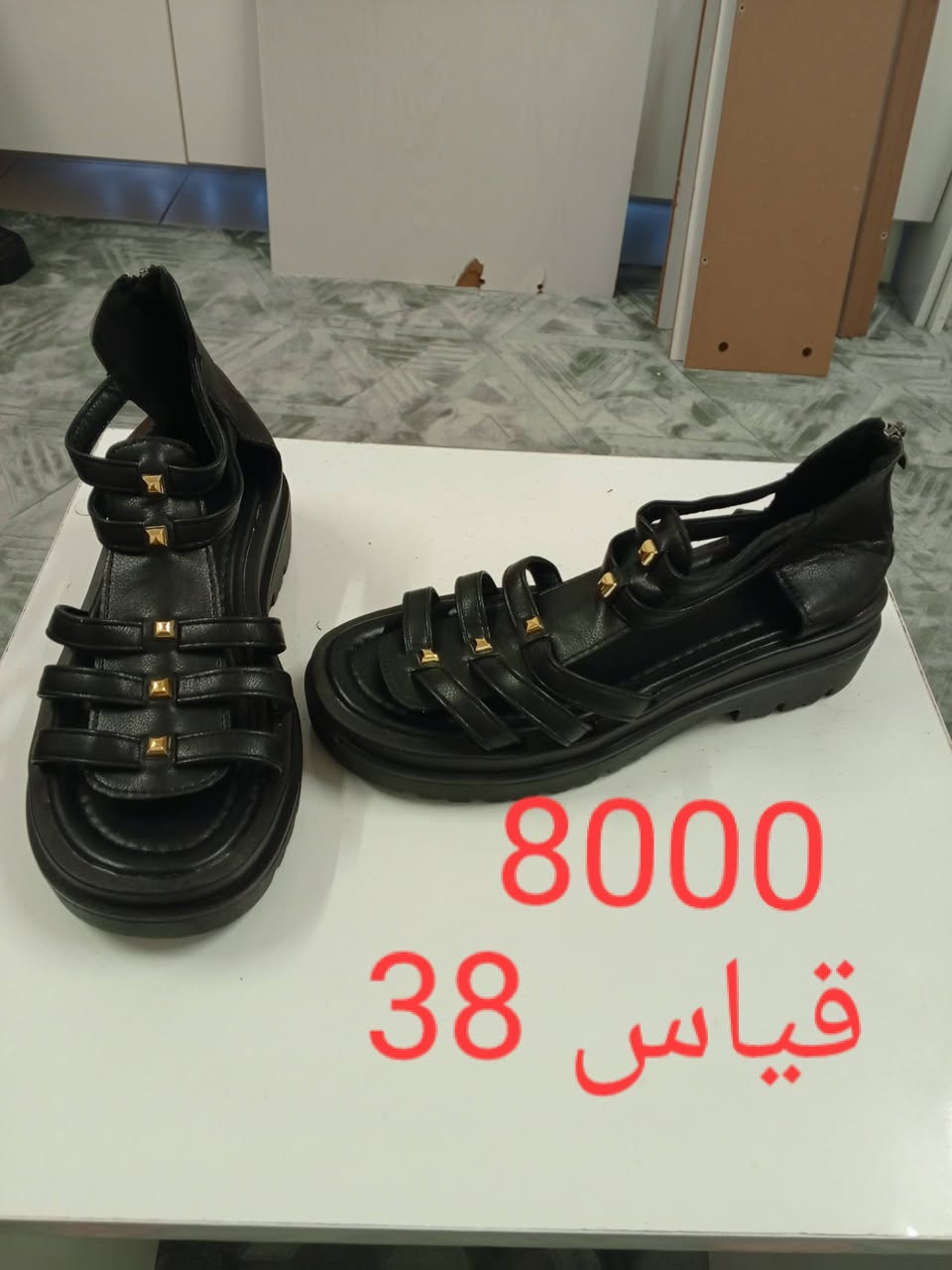 السلام عليكم بدون زحمة عندي غراض للبيع والي يحب يحجز واتساب ***********
