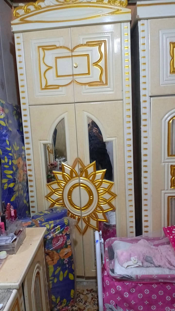 غرفه نوم كاملة جديده سعر مليون وبيه مجال لشراي رقم ***********
