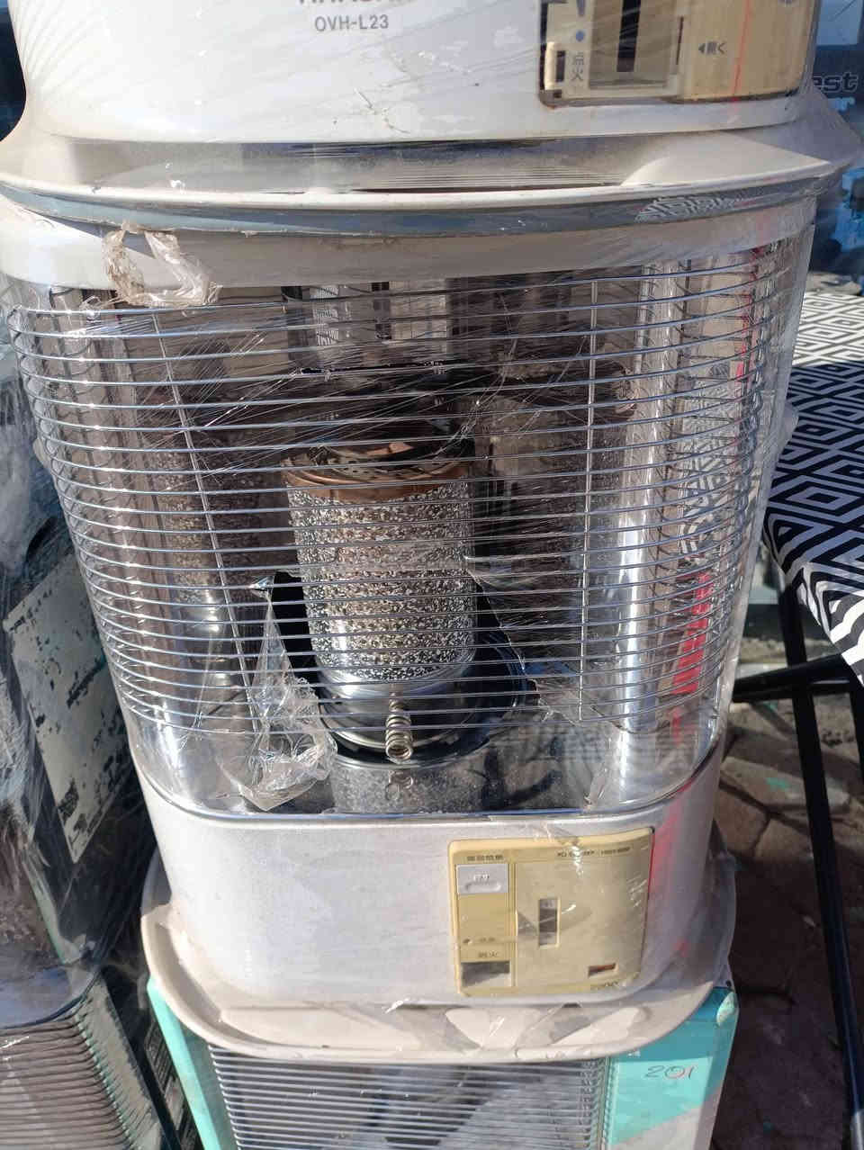 عرض راس السنه الاسعار داخل الصور
عنوان المحل كوت الزهراء ادم مجاور هكوري للهاتف النقال 
***********
من تجي للمحل ويه اي قطعه تشتري الك هديه
اهلا وسهلا بكم
