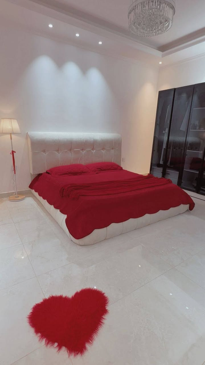 سلام عليكم غرفه للبيع مكانه بغداد جديده سعره مليون ميتين وبيه مجال ***********
